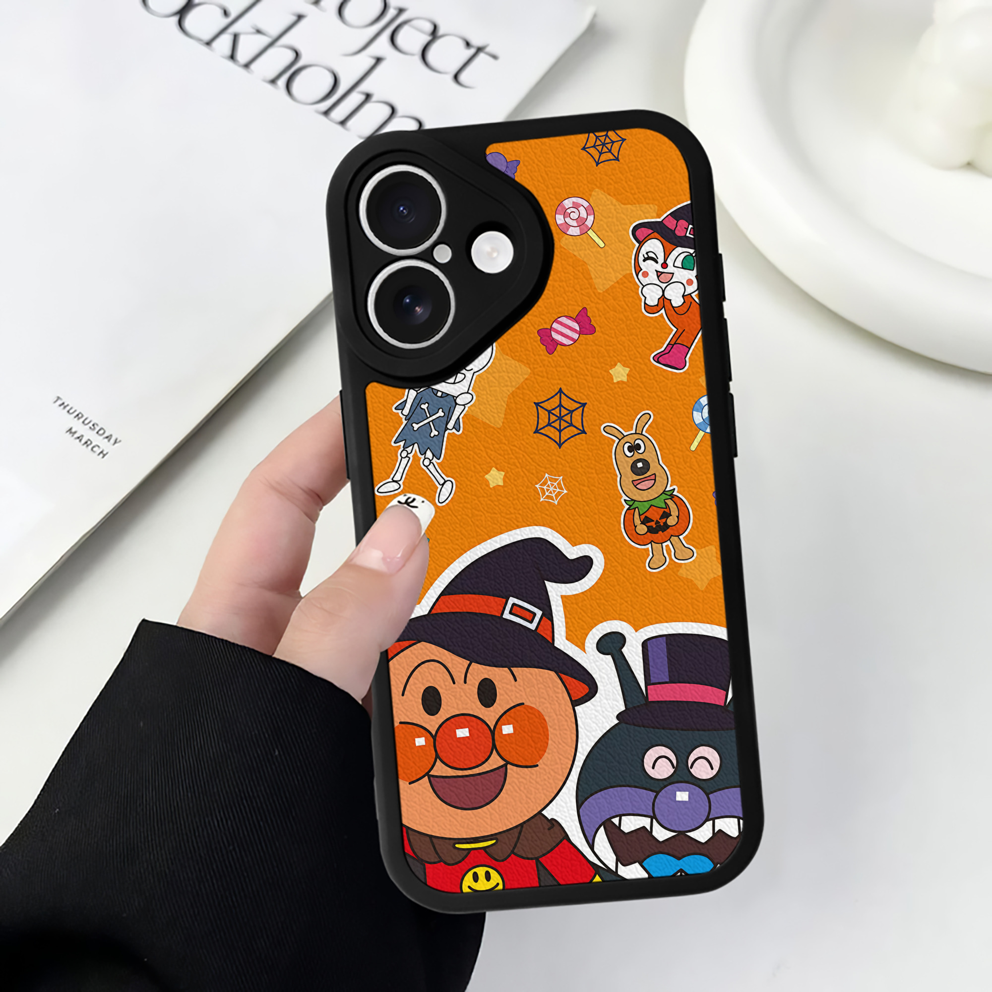 （画像用） アンパンマン Anpanman 【iPhone 16シリーズ対応】シリコンスマホケース（レザー調） 材質：シリコン
